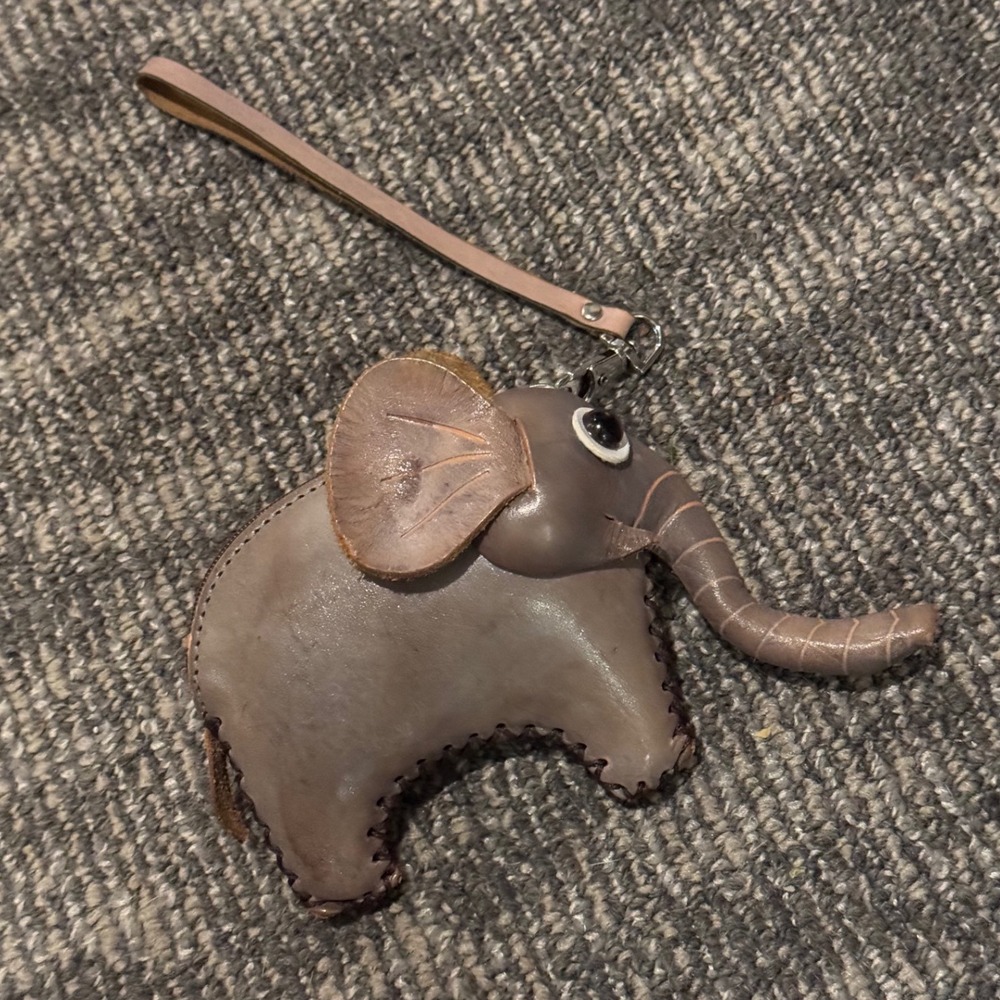 Handmade Leather Elephant Coin Purse Wristlet Gray Brown Animal Bag Charm Small